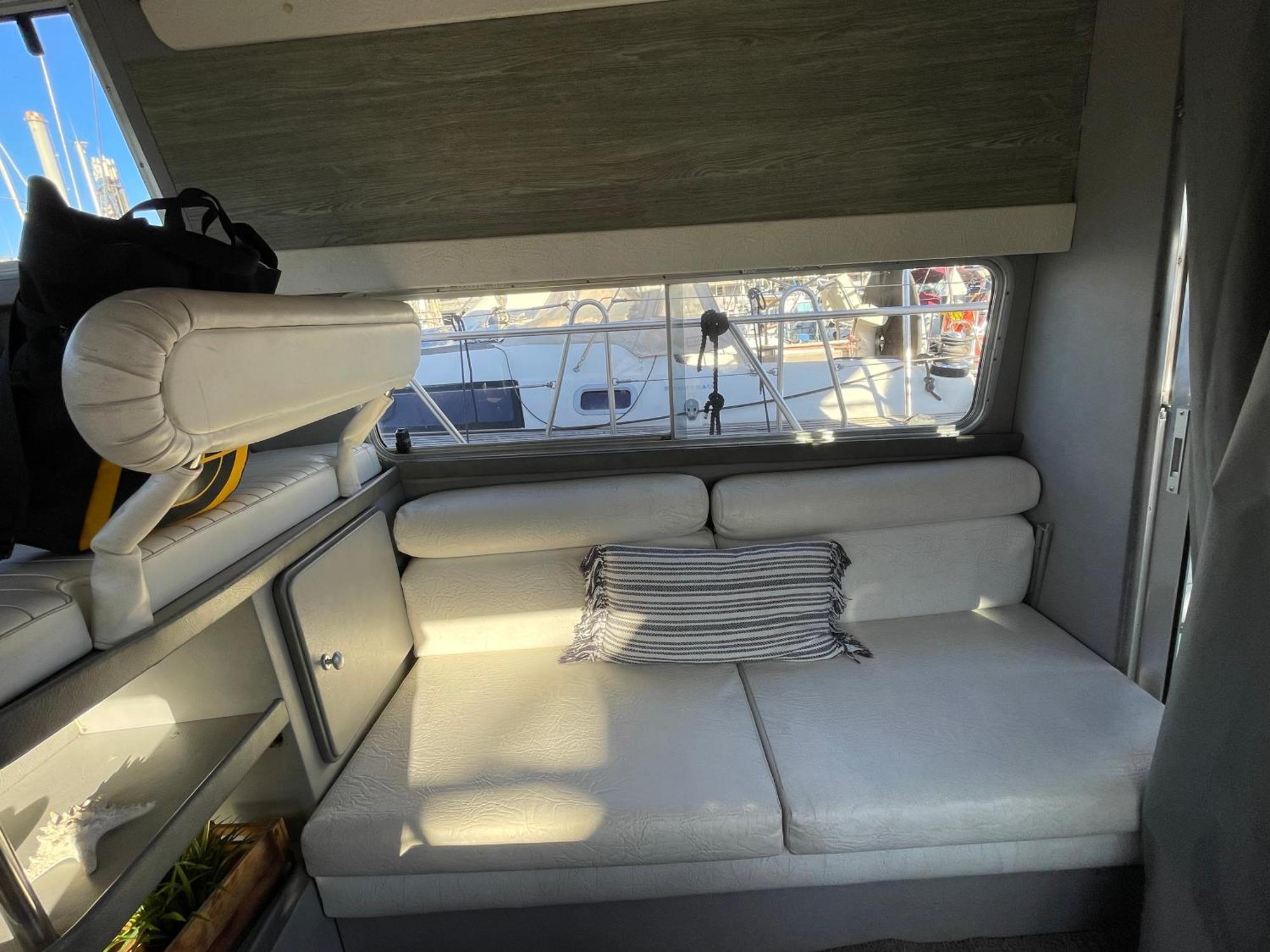 The Floating Home Сант Адриа де Бесос Екстериор снимка
